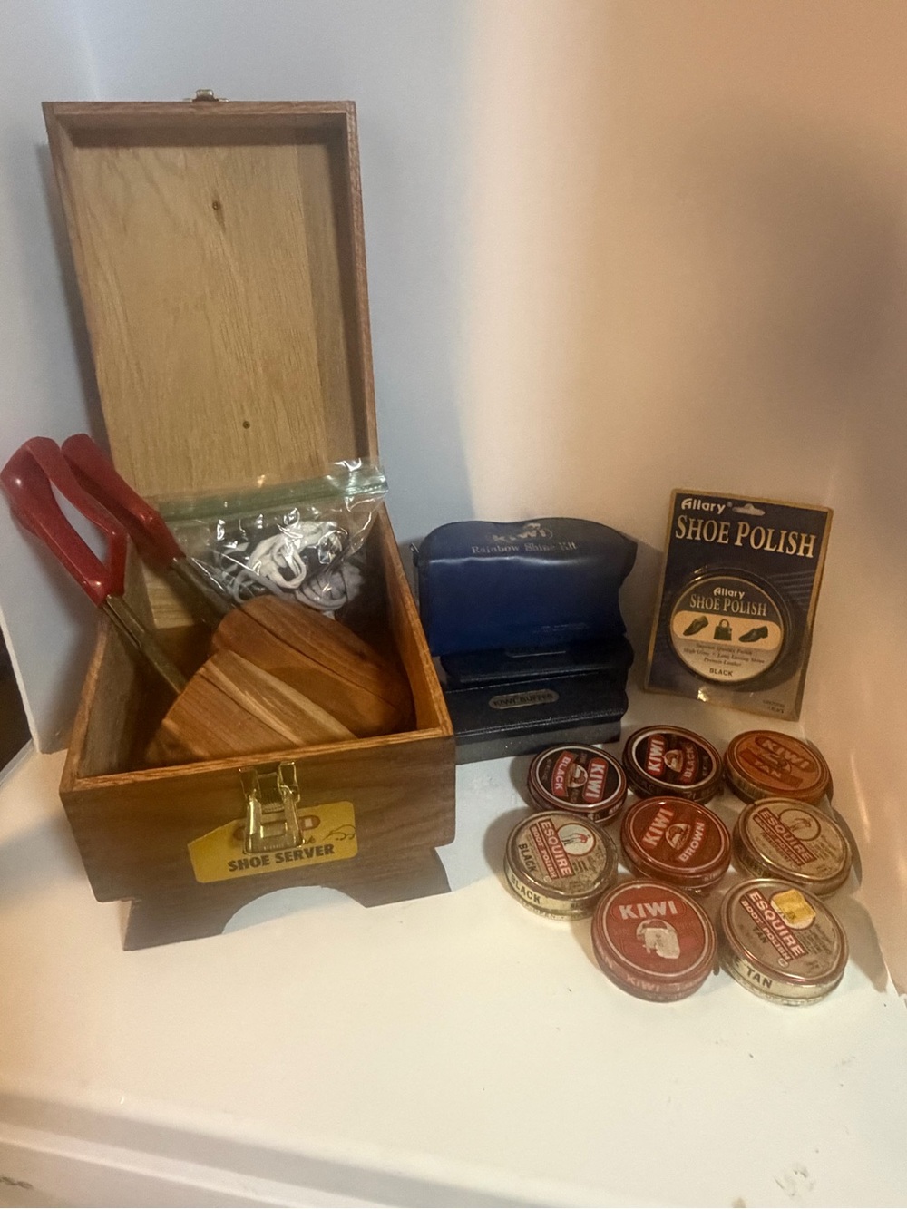 Vintage Kiwi Oak Shoe Server with vintage Red-Handled Cedar Shoe Trees - Picture 7 of 11